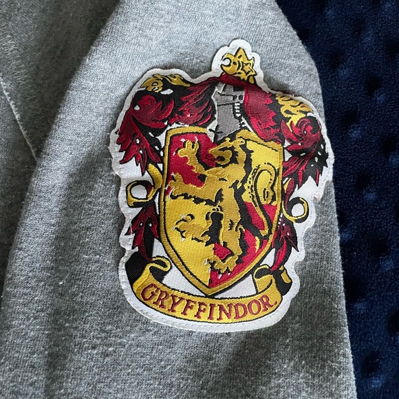 UNIVERSAL Studios - Harry Potter
Gryffindor Crewneck Sweatshirt - Women’s XS - Picture 3 of 7